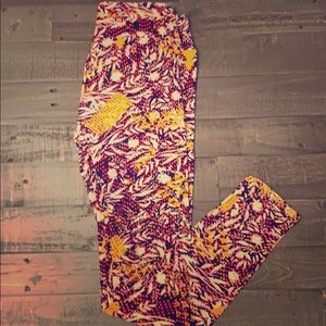 LulaRoe OS leggings. Never worn without tags.